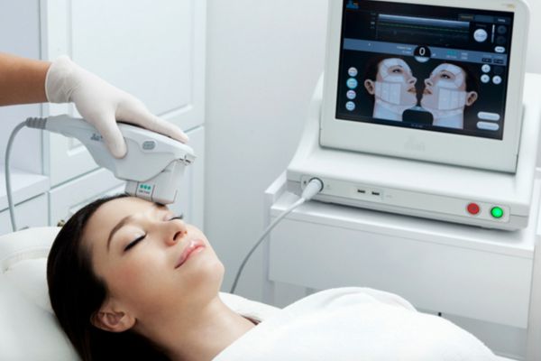patient in ultherapy treatment